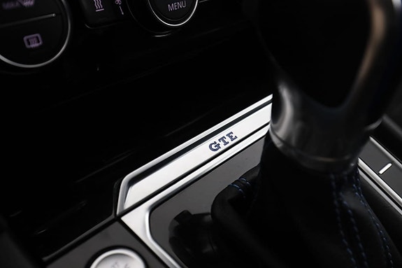 Volkswagen Passat 28 of 30