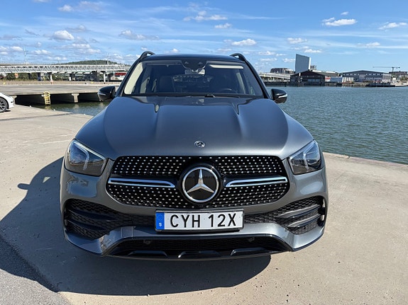 Mercedes-Benz GLE450 2 of 23