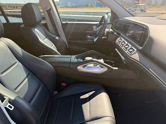 Mercedes-Benz GLE450 10 of 23