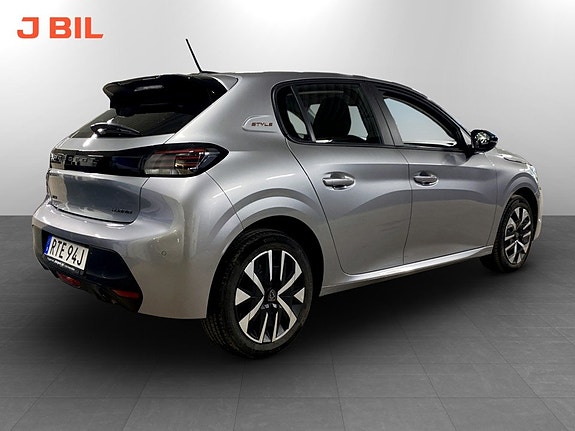 Peugeot 208 3 of 19