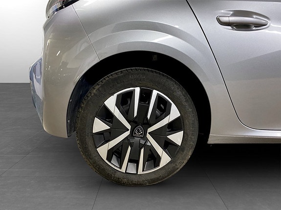 Peugeot 208 18 of 19