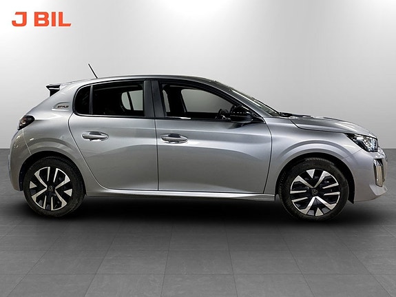 Peugeot 208 17 of 19