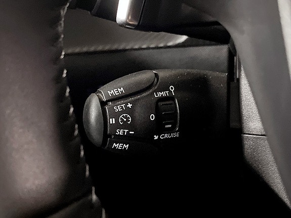 Peugeot 208 8 of 19