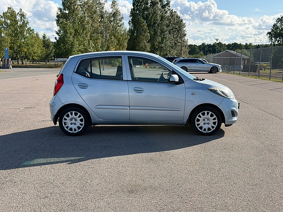 Hyundai i10 3 of 5