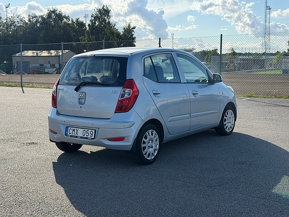 Hyundai i10 4 of 5