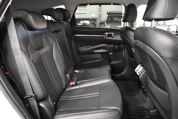 Kia Sorento 13 of 29