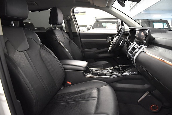 Kia Sorento 12 of 29