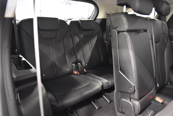 Kia Sorento 14 of 29