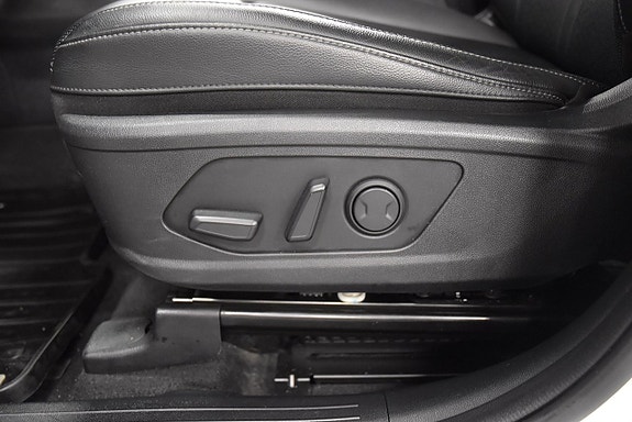 Kia Sorento 16 of 29