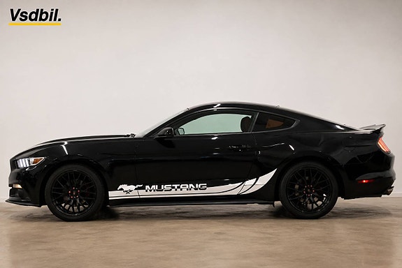 Ford Mustang 8 of 28