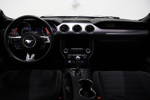 Ford Mustang 12 of 28