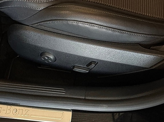 Mercedes-Benz C200 17 of 27