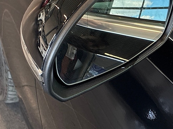 Mercedes-Benz C200 18 of 27
