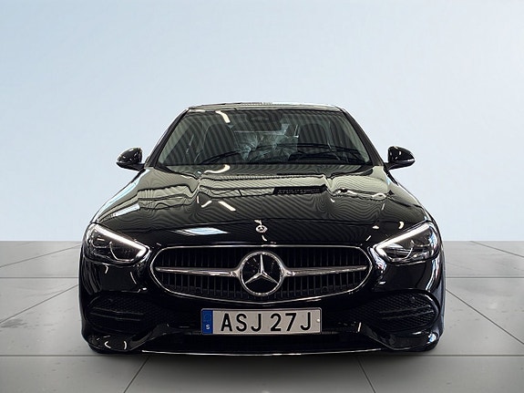 Mercedes-Benz C200 2 of 27