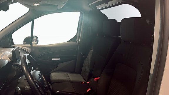 Ford Transit Connect 5 of 11