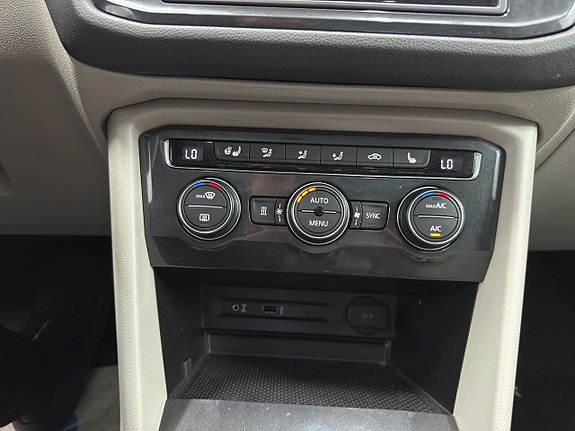 Volkswagen Tiguan 14 of 16