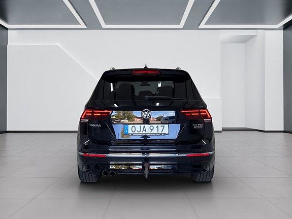 Volkswagen Tiguan 5 of 16