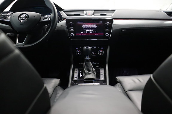 Skoda Superb 14 of 30