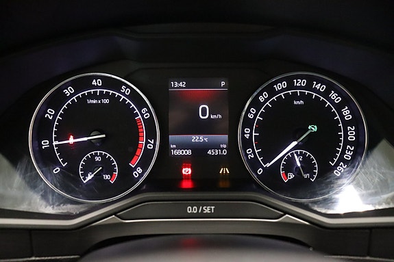 Skoda Superb 17 of 30