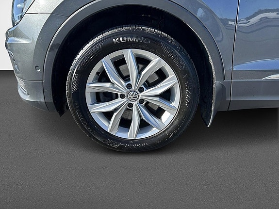 Volkswagen Tiguan 9 of 13