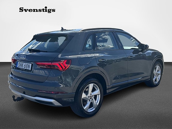 Audi Q3 6 of 12