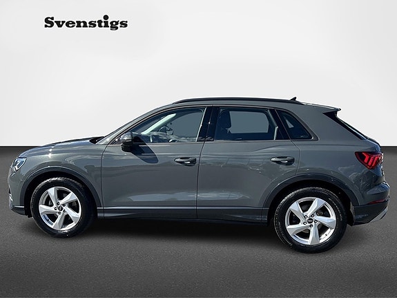 Audi Q3 2 of 12