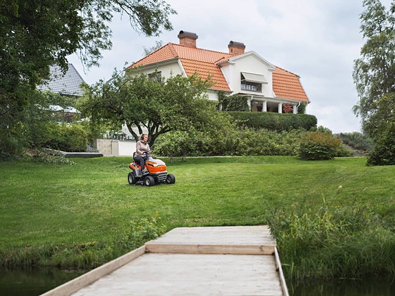 Husqvarna TS112 Trädgårdstraktor 5 of 10
