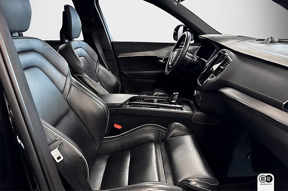 Volvo XC90 5 of 21