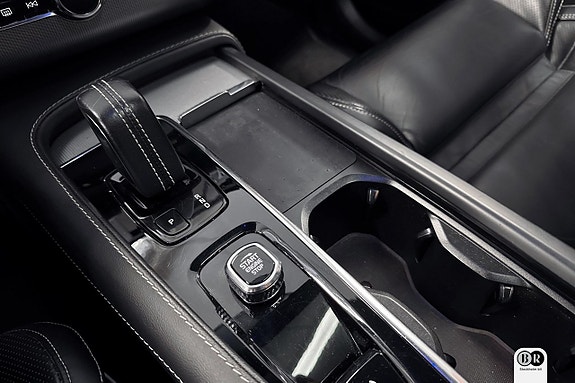 Volvo XC90 18 of 21