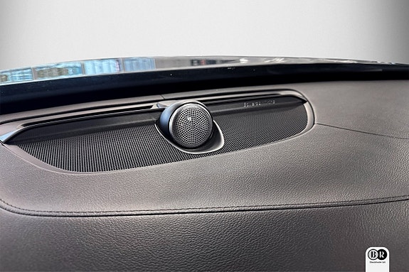 Volvo XC90 17 of 21