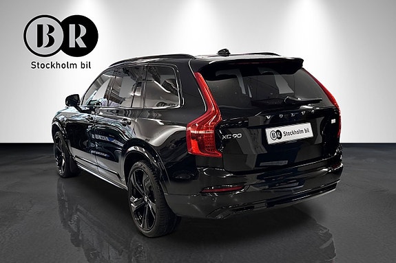 Volvo XC90 2 of 21