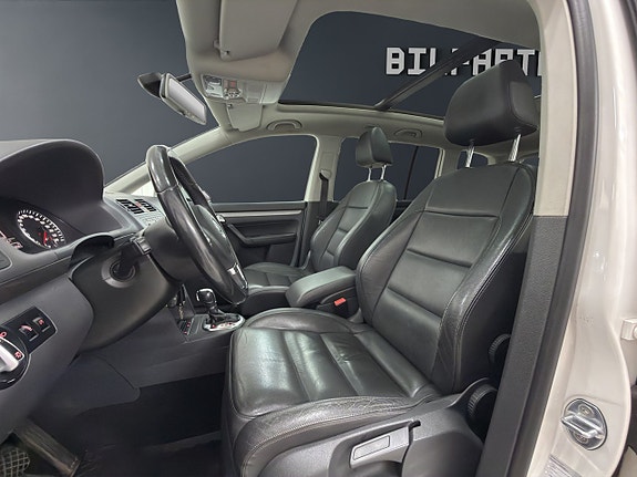 Volkswagen CrossTouran 8 of 16