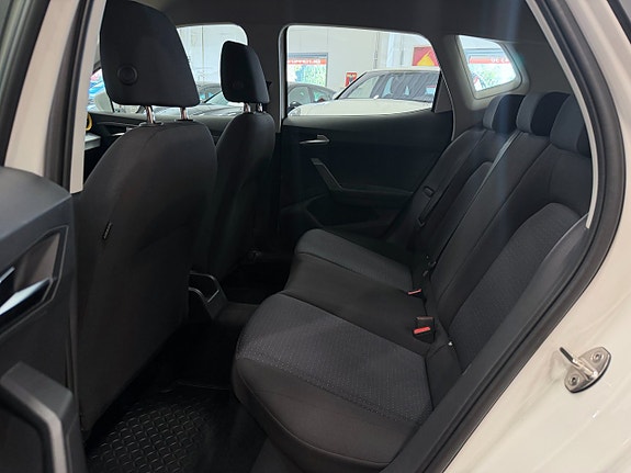 Seat Arona 6 of 12
