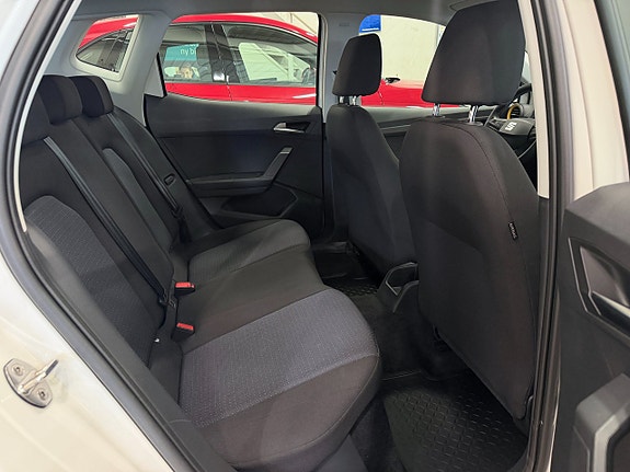 Seat Arona 7 of 12