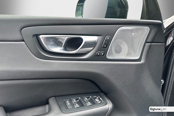 Volvo XC60 24 of 30