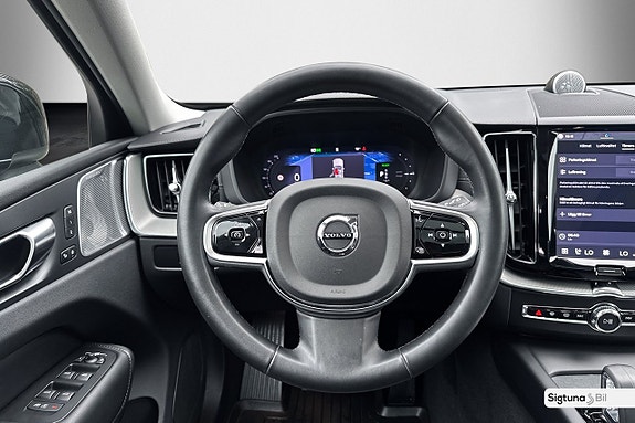 Volvo XC60 14 of 30