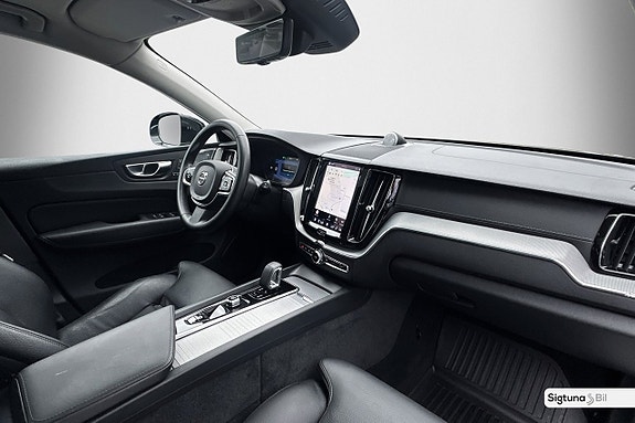 Volvo XC60 15 of 30