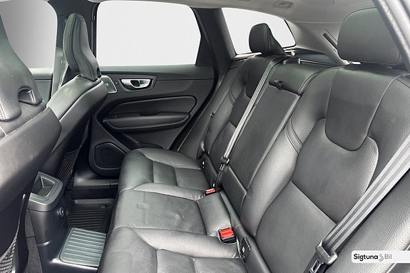 Volvo XC60 18 of 30