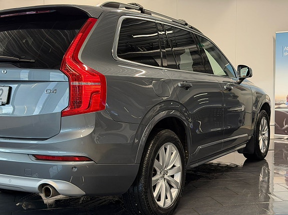 Volvo XC90 13 of 30