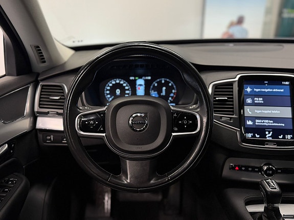 Volvo XC90 20 of 30