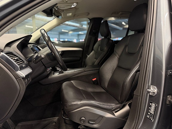 Volvo XC90 17 of 30