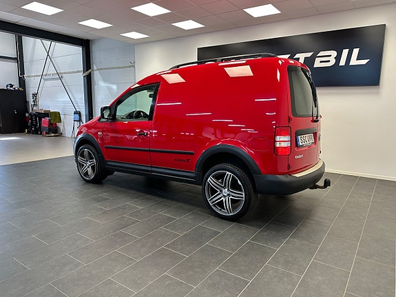 Volkswagen Caddy Cross 4 of 25