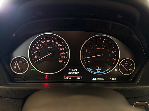 BMW 330e 12 of 14