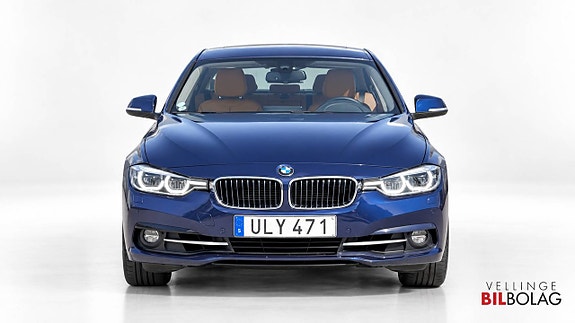 BMW 330e 3 of 14
