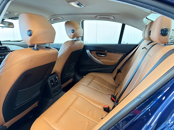 BMW 330e 9 of 14