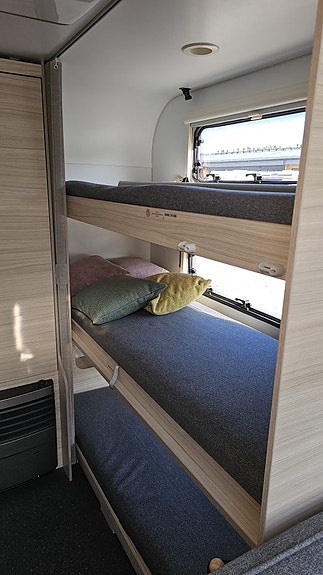 Adria ALTEA 552 PK Barnkammarvagn /AC / 3-vån säng 11 of 23