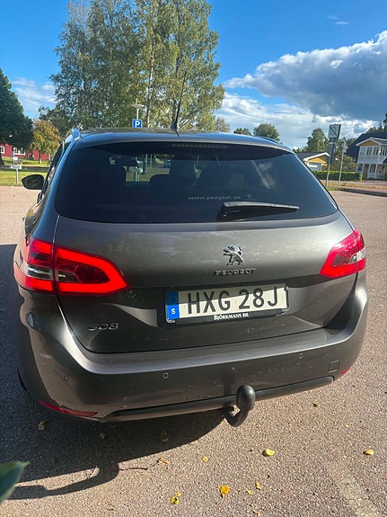 Peugeot 308 SW 3 of 6