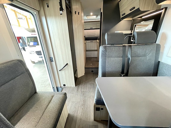 Sun Living S 75 SL / B-kort / Taksäng / Trume Diesel / 5 bältad/Auto 165hk 7 of 28