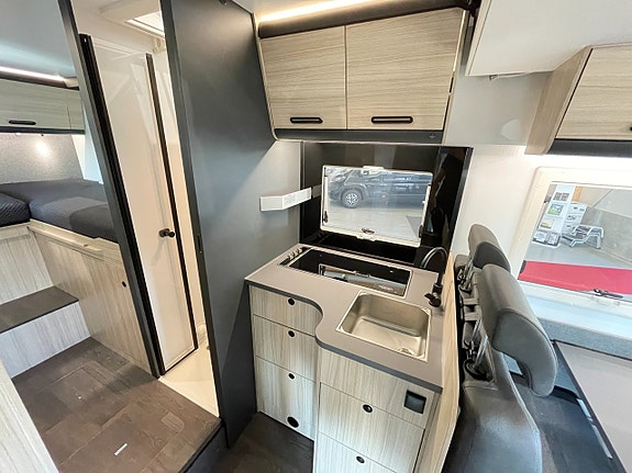 Sun Living S 75 SL / B-kort / Taksäng / Trume Diesel / 5 bältad/Auto 165hk 9 of 28