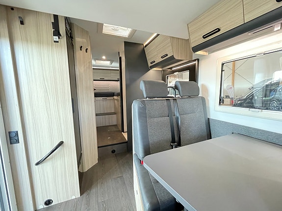 Sun Living S 75 SL / B-kort / Taksäng / Trume Diesel / 5 bältad/Auto 165hk 8 of 28
